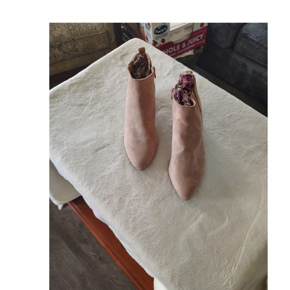 Old Navy Womens Blush Pink‎ Faux Suede Pointed Toe Ankle Boots Size 7 Low Heel